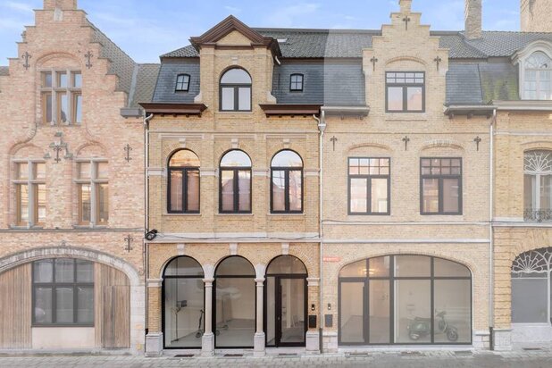 Unique townhouse WITH LIFT