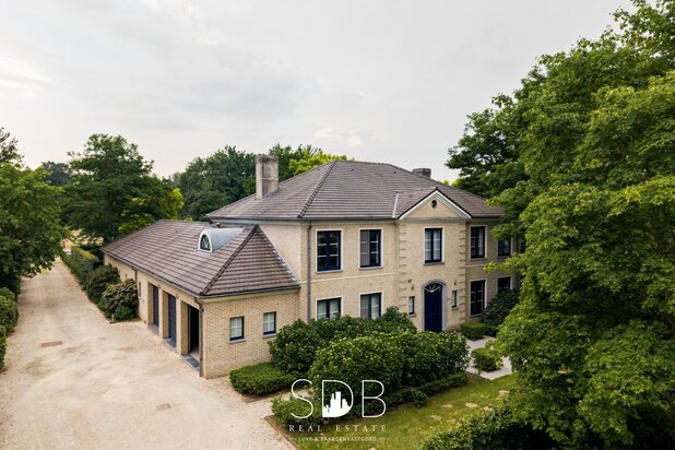 Prachtig landhuis met paardenfaciliteiten op 15.804m²
