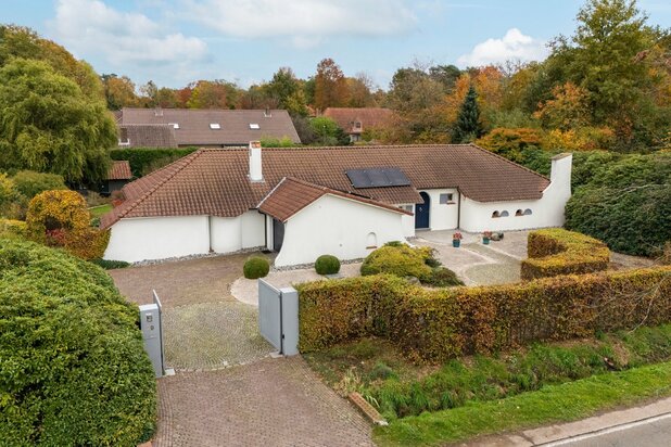 Laagbouwvilla met uitzicht op bos en weilanden nabij Postel