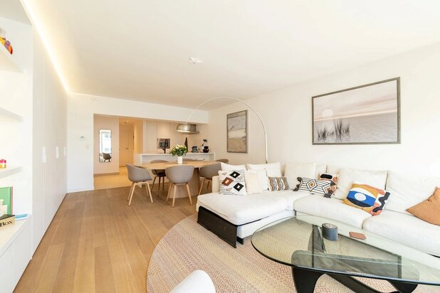 Lichtrijk appartement super gelegen op de Dumortierlaan