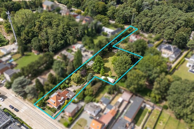 Charmante villa met verzicht en achteringang op 3.606 m².