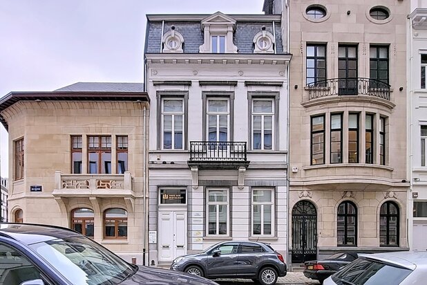 Elegant Herenhuis in een gegeerde wijk van Brussel