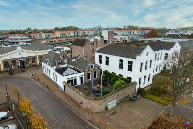 Unieke, vrijstaande monumentale woning in de oude vesting van Hellevoetsluis