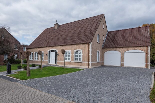 VRIJSTAANDE WONING MET EEN PRACHTIGE BUITENBELEVING