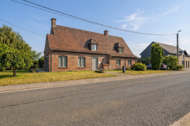 Fully Renovated Character Villa with 5 Bedrooms