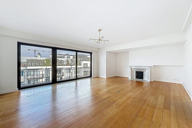 Roosevelt: Superb 4 bedroom apartment completely renovated