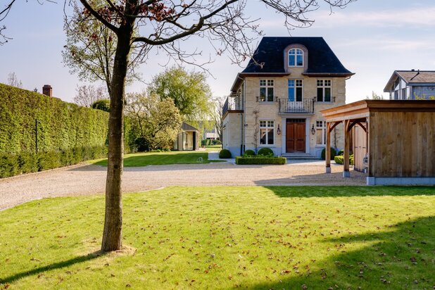 Exclusieve Franse manoir villa met bijhuis aan de Leie