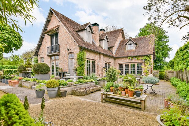 Villa te koop in AALSMEER met referentie 19710668497