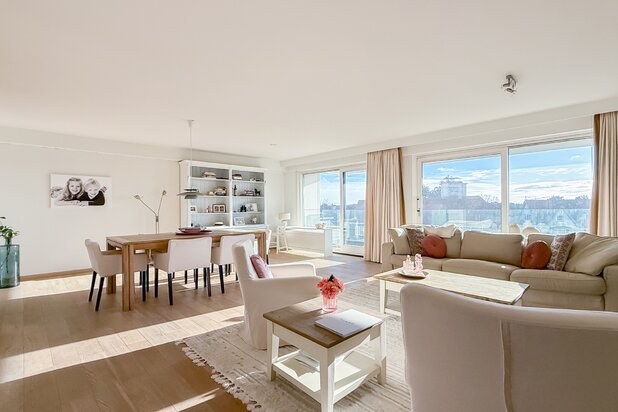 Exclusief appart. met uitzonderlijke gevelbreedte - Kustlaan