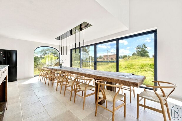 Beautifully located NEW BUILDING VILLA with all the comforts