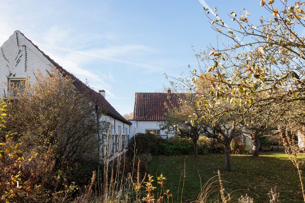 Authentieke hoeve anno 1759 met bijgebouw op 5.285 m² 