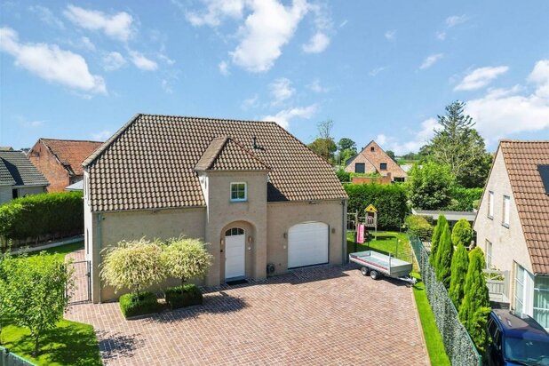 Ruime, instapklare villa nabij centrum Beitem – op slechts 10 min van Roeselare voorzien van  5 à 6 slpks.