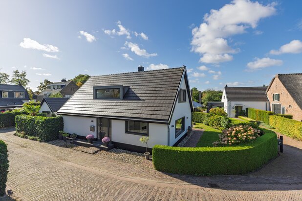 Villa for sale at LAREN with reference 19110909015