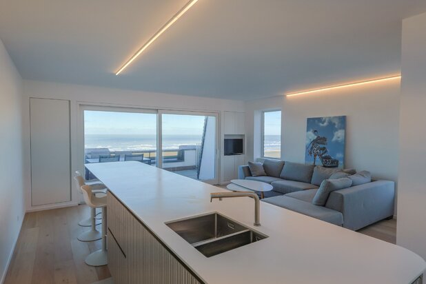 Penthouse met prachtig zeezicht en twee slaapkamers in de Res. Plaza I