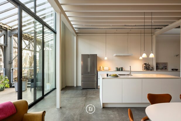 Un loft unique avec du caractère, de l'espace et une histoire maritime.