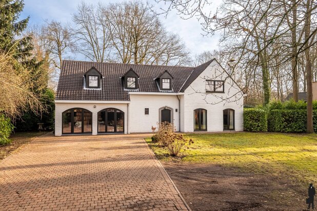 Charmante gerenoveerde villa op 1.753 m² in Zoersel-Schilde