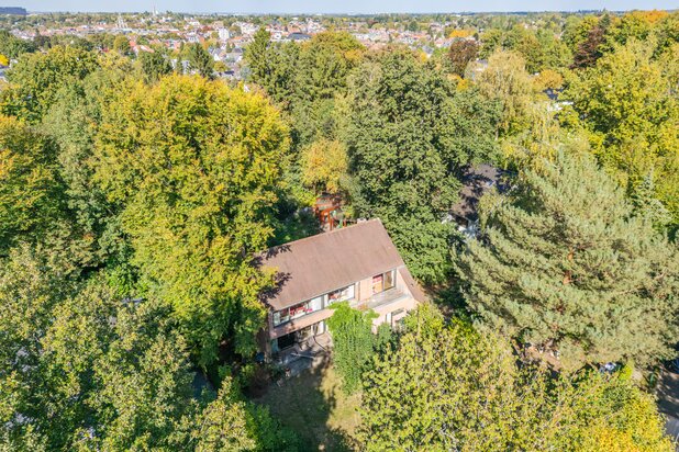 Elegante architectenvilla met terrassen, dicht bij het Dumonplein