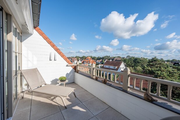 Lichtrijk duplex met zonnig terras en prachtig open uitzicht