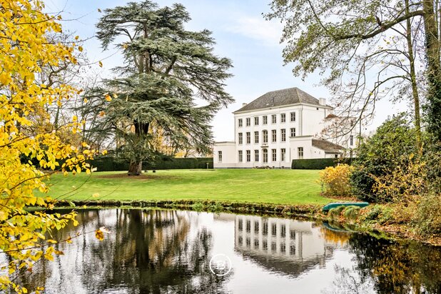 Landhuis met parktuin