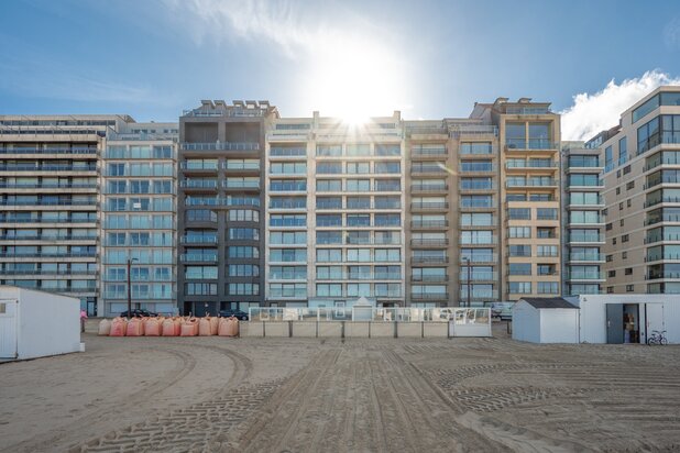 Appartement prêt à emménager sur la digue au Duinbergen