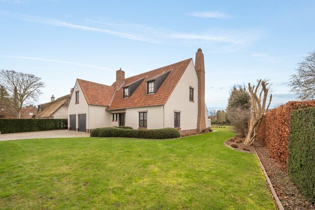 Alleenstaande villa met perfecte oriëntatie, genesteld op een toplocatie nabij het centrum van Knokke