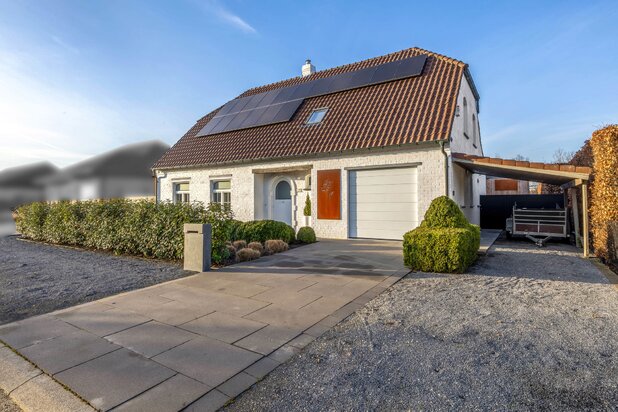 Ruime gezinswoning met prachtige tuin te Sint-Lenaarts