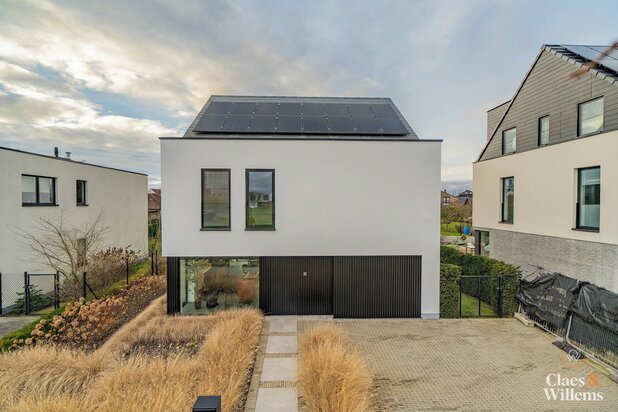 Energiezuinige nieuwbouwvilla met garage in Dilbeek.