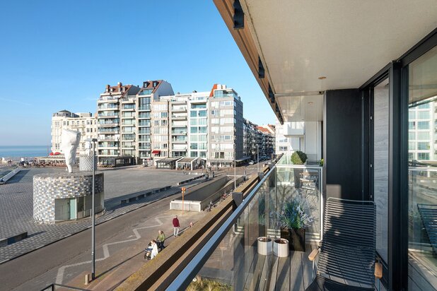 Exclusief appartement van 243 m² met 12,5 m gevelbreedte en panoramisch zeezicht