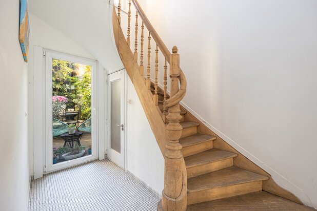 IN OPTIE: kevin@wellimmo.net voor meer info! Karaktervolle en lumineuze burgerwoning (262m²) met aangename buitenruimte op hoeklocatie in hartje Zurenborg