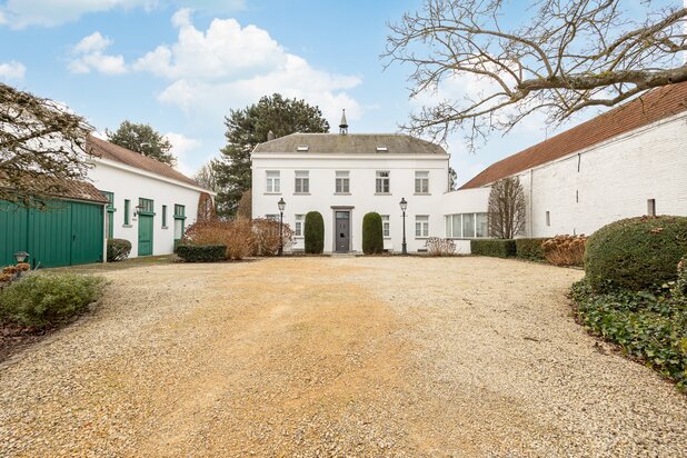 Prachtige, exclusieve burgerwoning in het centrum van Meise