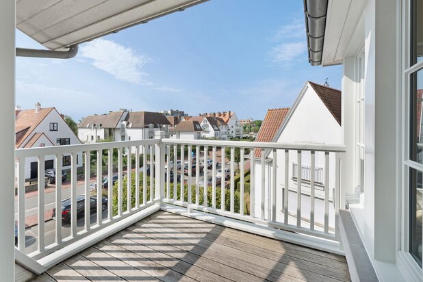 Luxe en licht appartement op 100m van het strand in Knokke I Bayauxlaan