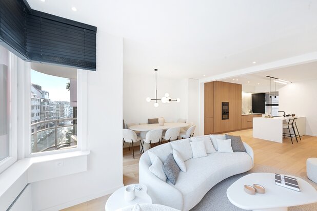 Luxueus gerenoveerd appartement met zicht op Van Bunnenplein