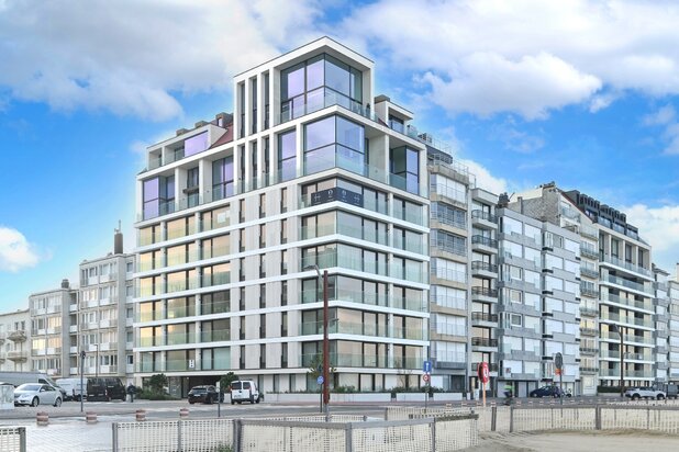 Newly built apartment with side sea view in Knokke