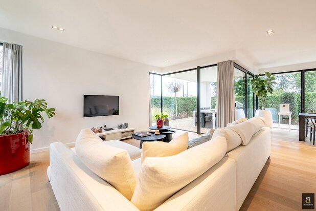 Contemporary villa with sunny garden near Knokke centre