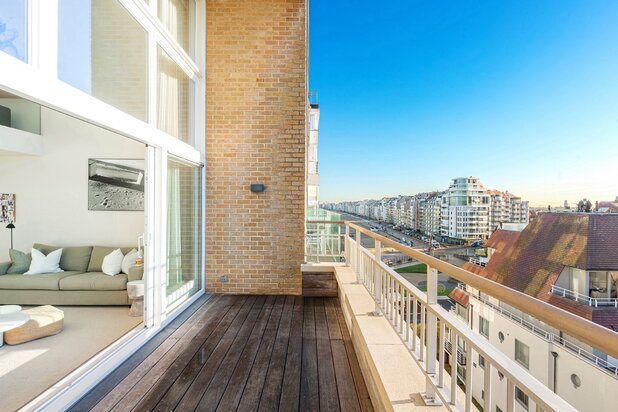 Ruime 4-slpk mezzanine vlakbij zee en RBSC (Duinbergen).