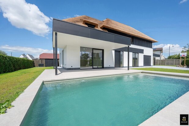 New-Build Villa with 5 Bedrooms and Pool near Knokke