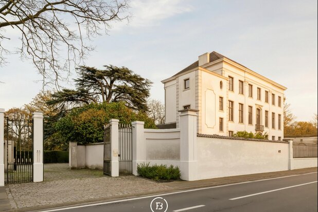 Landhuis met parktuin