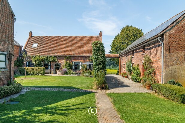 Pittoreske vierkantshoeve