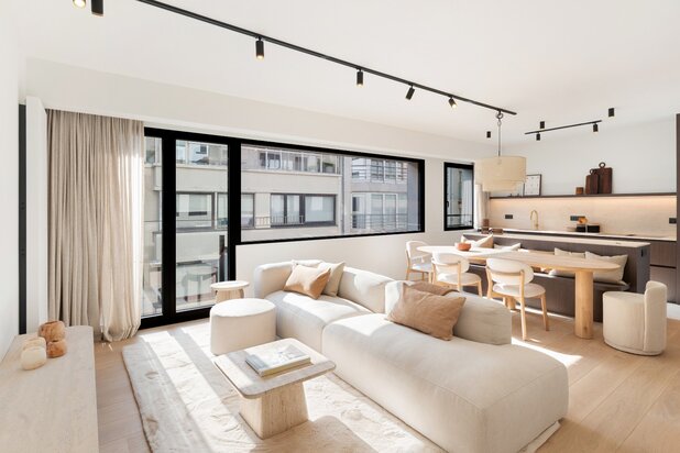 Appartement luxueusement rénové au Zoute avec vue latérale sur la mer