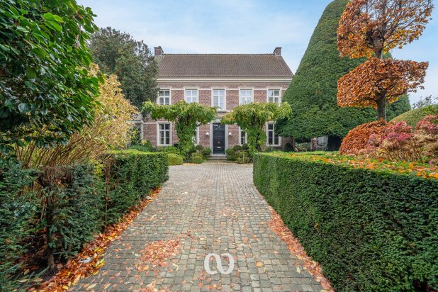 Exclusieve villa met unieke parksetting in Mater
