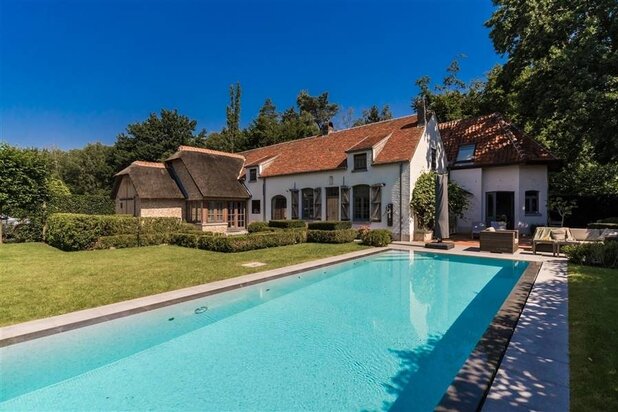 Country house with 4 bedrooms, pool house and swimming pool