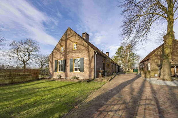 Historical building for sale at LIEMPDE with reference 19410275207