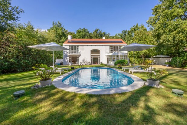 Zuinig moderne Villa met Zwembad en Privacy te Hof ter Linde