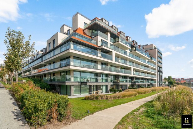 Corner flat with lots of privacy in La Rive / La Réserve [Avenue Elizabet].