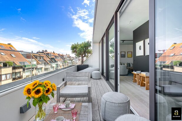 Modern duplex apartment near the Zeedijk and Rubensplein.
