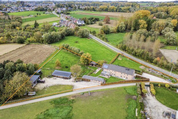 Exclusive estate on a breathtaking 62-acre property