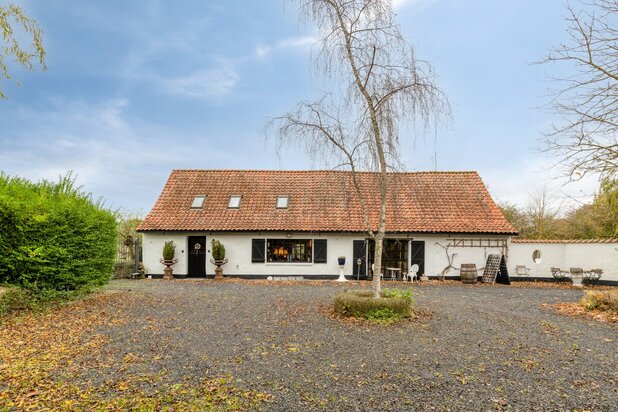 Dudzele: Landelijke woning in polderlandschap