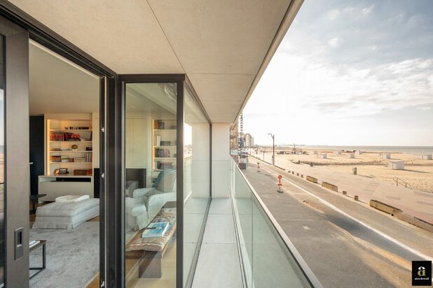 Prachtig appartement met frontaal zeezicht gelegen in Zoute 