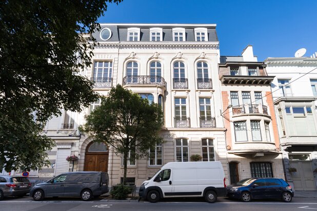 Uitzonderlijke duplex in een historisch gerenoveerd pand