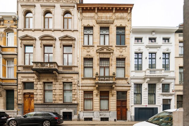 Klassieker boordevol grandeur met groene stadstuin